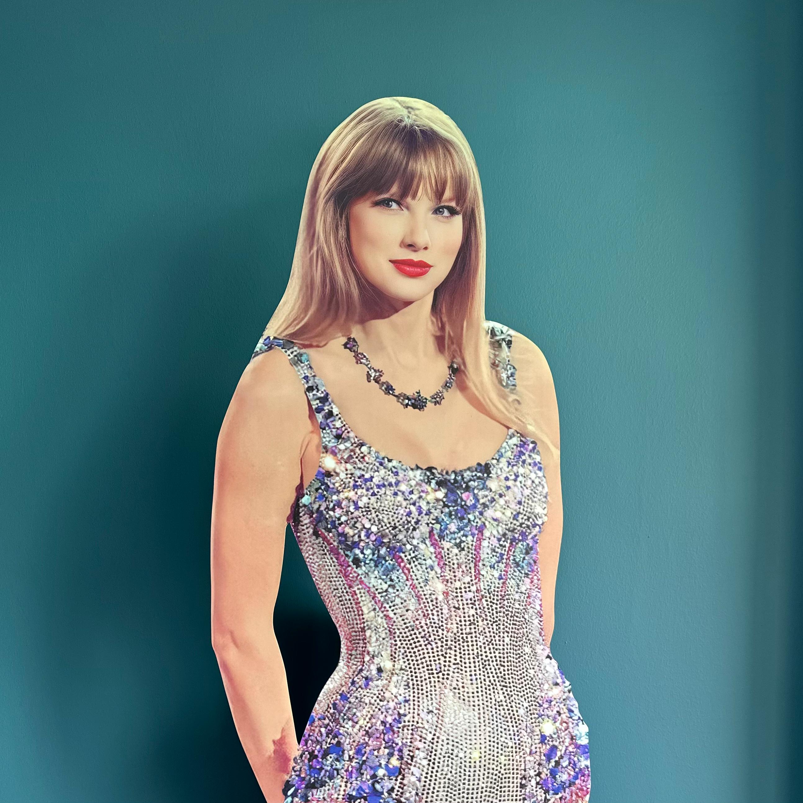 Taylor Swift Cardboard Model